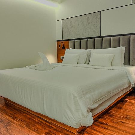 Hotel Noah Spire Agartala Exteriör bild